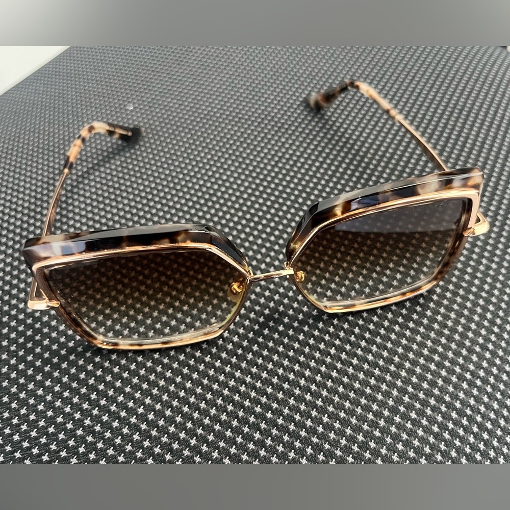 Tortoise Shell Square Sunglasses - image 6